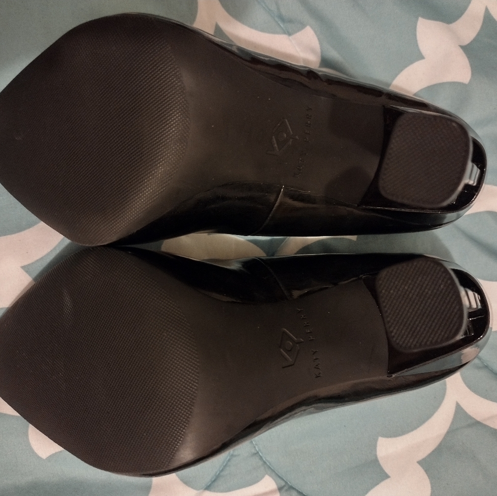 Heels - Picture 4 of 6